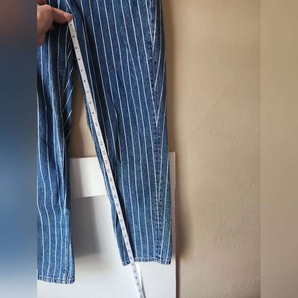 American Eagle High-rise size 6 - Picture 2 of 11